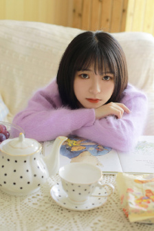 两女1杯